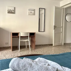 Lorenzo's House Centre - Comfortable Large With 2 Bedrooms And 2 Baths, Close To Trains, Metro And Bus Station Catania